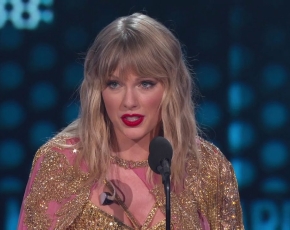 Taylor Swift is Named Artist of the Decade at the 2019 AMAs - The American Music Awards